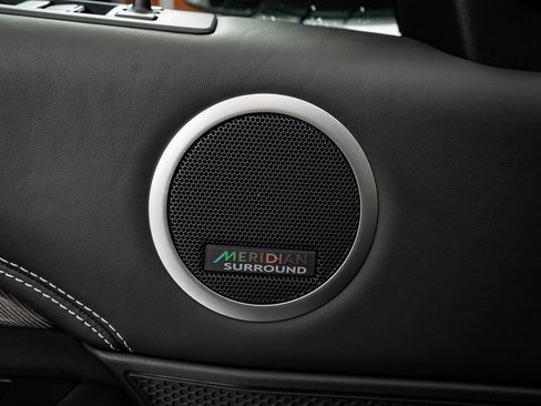 Certified 2024 Land Rover Discovery Metropolitan Edition image 24