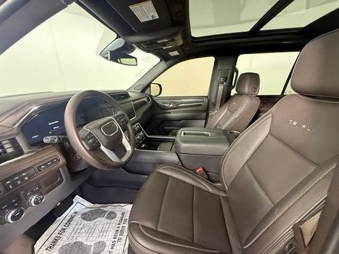 Used 2024 GMC Yukon Denali AWD/4WD image 5