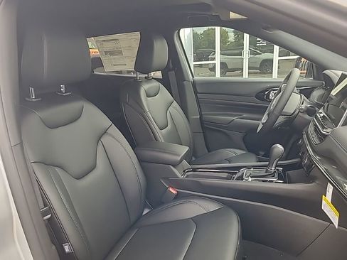 New 2025 Jeep Compass Limited w/ Sun & Sound Group image 22