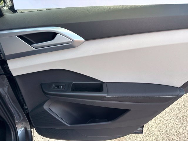 New 2026 Volkswagen Taos SE AWD/4WD image 27