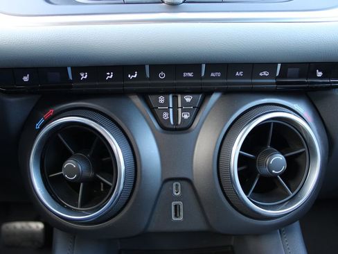 Used 2020 Chevrolet Blazer LT image 21