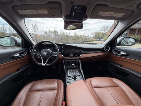 Used 2017 Alfa Romeo Giulia AWD w/ Cold Weather Package image 10