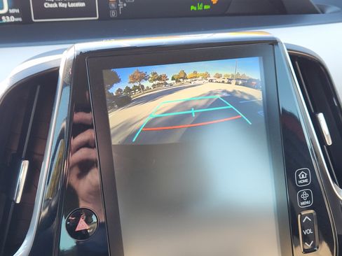 Used 2019 Toyota Prius image 23