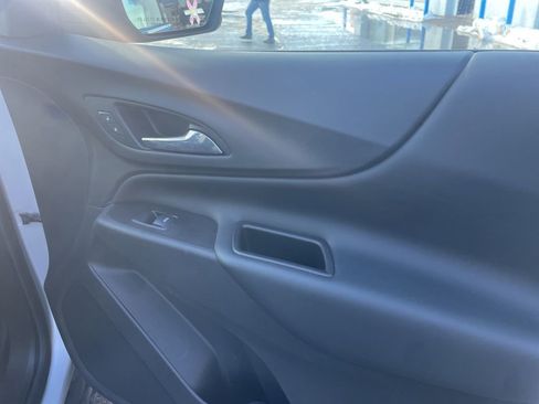 Used 2020 Chevrolet Equinox LT w/ Driver Convenience Package image 30