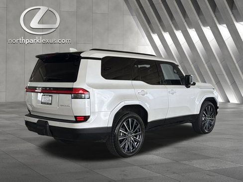 Used 2024 Lexus GX 550 AWD/4WD image 6