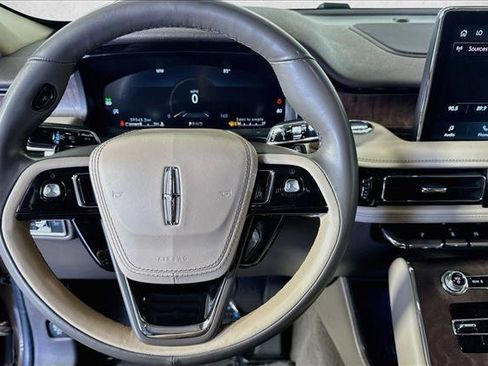 Used 2022 Lincoln Aviator Reserve RWD image 11