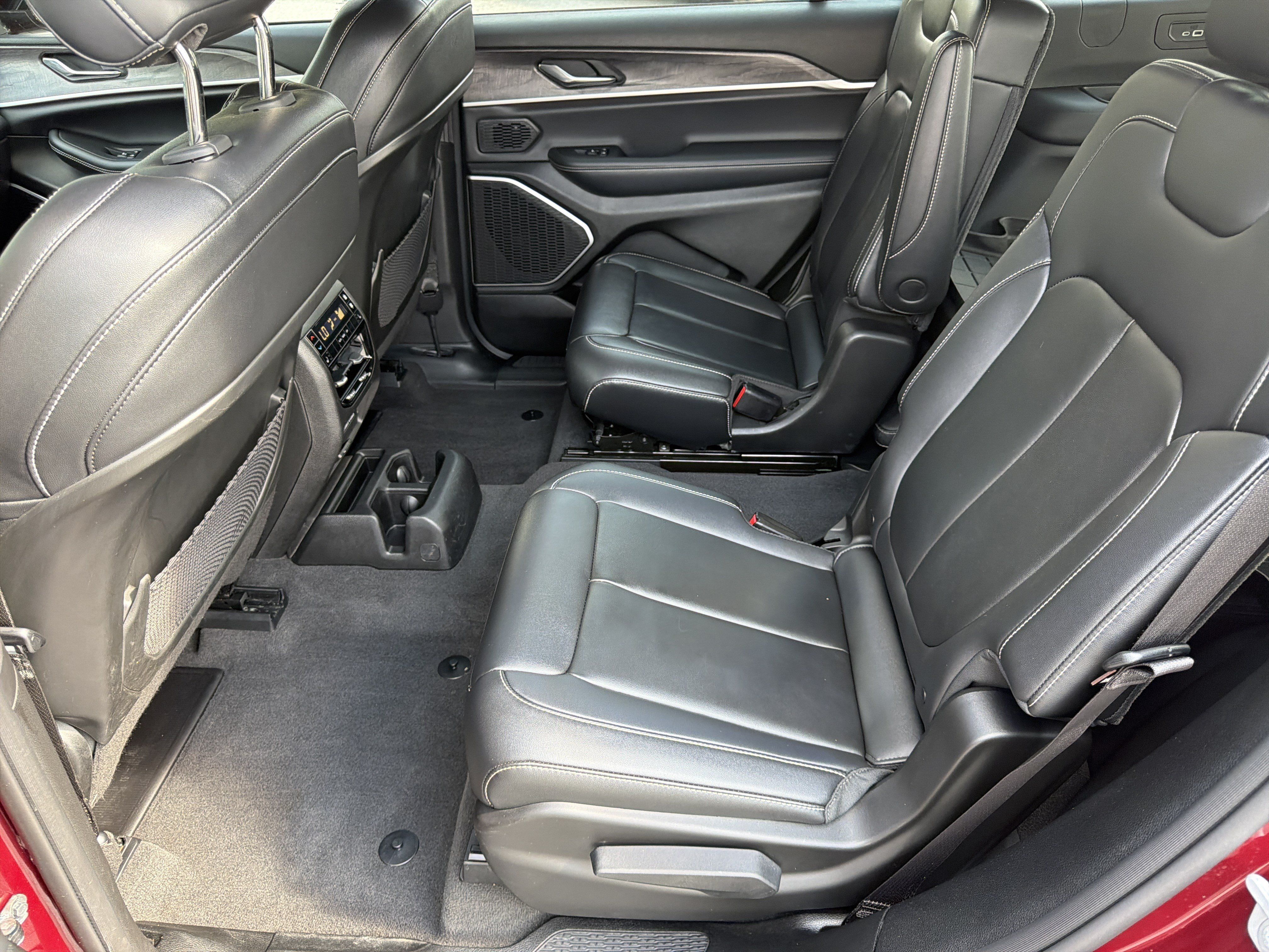 Used 2022 Jeep Grand Cherokee L Limited AWD/4WD image 27