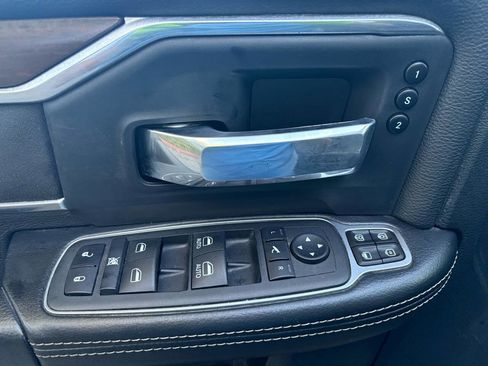 Used 2017 RAM 2500 Tradesman w/ Chrome Appearance Group image 84