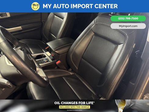 Used 2021 Ford Explorer XLT w/ Equipment Group 202A image 13