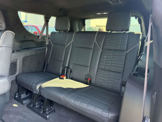 Certified 2025 Cadillac Escalade ESV Sport Platinum w/ LPO, ONYX Package AWD/4WD image 17