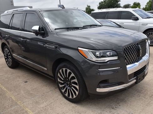 Certified 2023 Lincoln Navigator Black Label AWD/4WD image 4