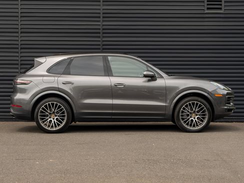 Certified 2023 Porsche Cayenne AWD/4WD image 9