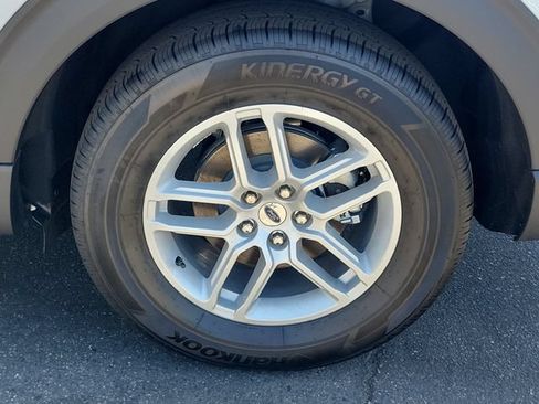 New 2026 Ford Explorer Active w/ Active Comfort Package RWD image 6