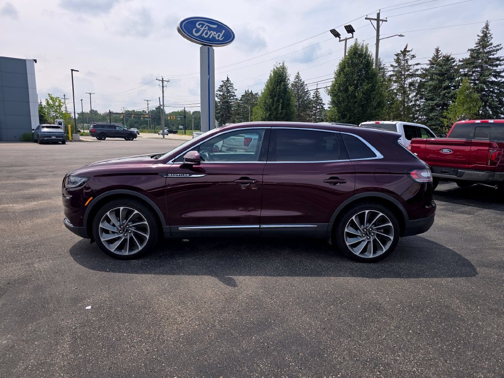 Used 2023 Lincoln Nautilus Reserve w/ Equipment Group 202A AWD/4WD image 2