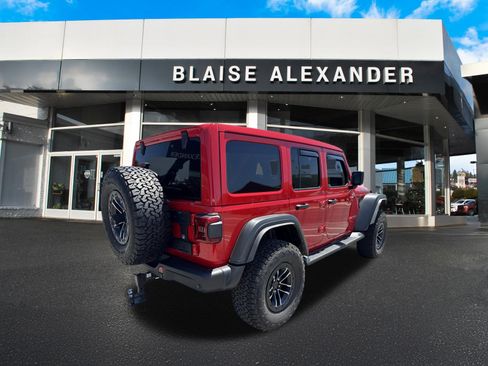 Used 2026 Jeep Wrangler Unlimited Rubicon w/ Xtreme 35 Tire Package AWD/4WD image 3