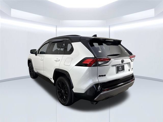Used 2025 Toyota RAV4 XSE w/ Advanced Technology Package AWD/4WD image 32