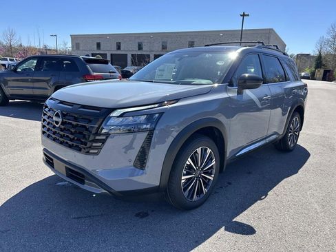 New 2026 Nissan Pathfinder Platinum w/ Lighting Package AWD/4WD image 3