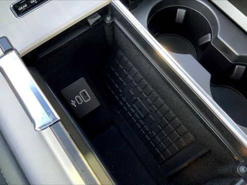 New 2025 Lincoln Navigator L Reserve w/ Jet Appearance Package image 18