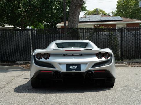 Used 2022 Ferrari F8 Tributo RWD image 16