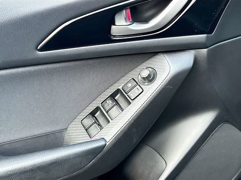 Used 2015 MAZDA MAZDA3 i Touring image 25