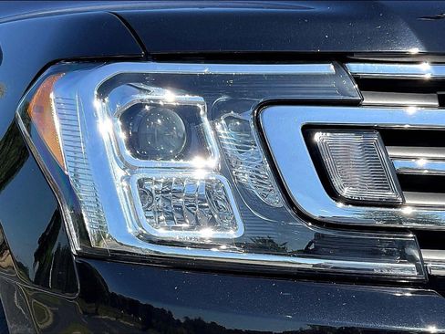 Used 2021 Ford Expedition XLT image 26