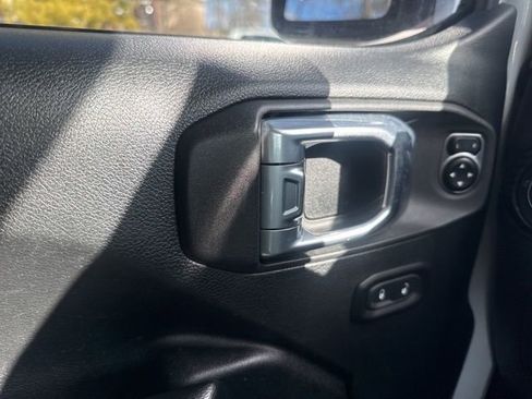 Used 2020 Jeep Wrangler Unlimited Sport AWD/4WD image 19