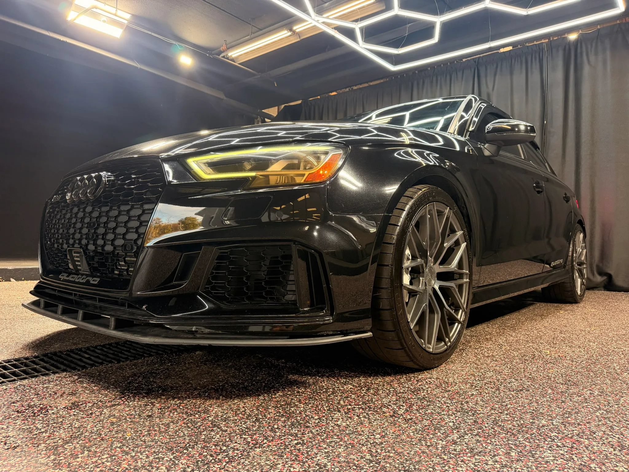Used 2019 Audi RS 3 w/ Technology Package AWD/4WD image 4