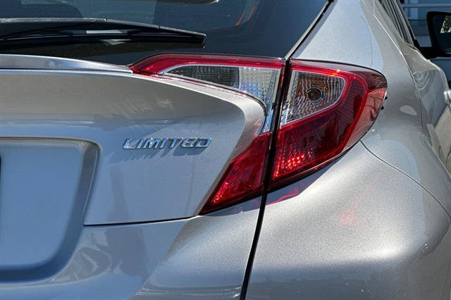 Used 2019 Toyota C-HR Limited FWD image 31