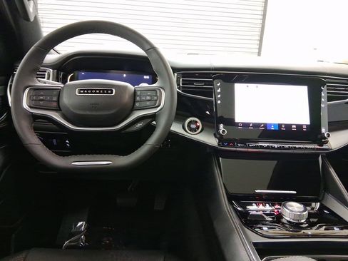 Used 2023 Jeep Wagoneer Series II image 25