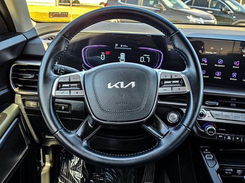 Used 2025 Kia Telluride S image 27