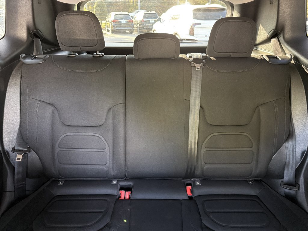 Used 2021 Jeep Renegade Latitude FWD image 28