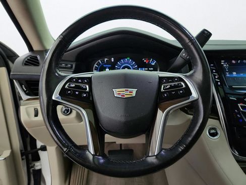 Used 2018 Cadillac Escalade Luxury AWD/4WD image 14