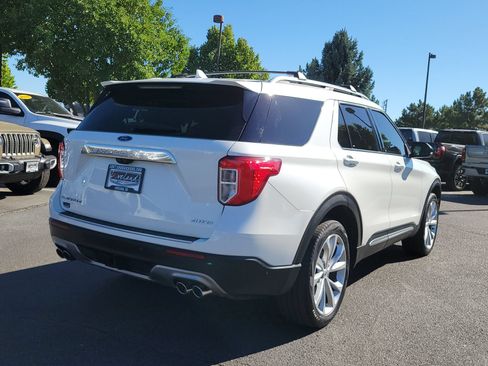 Used 2022 Ford Explorer Platinum w/ Equipment Group 601A AWD/4WD image 3