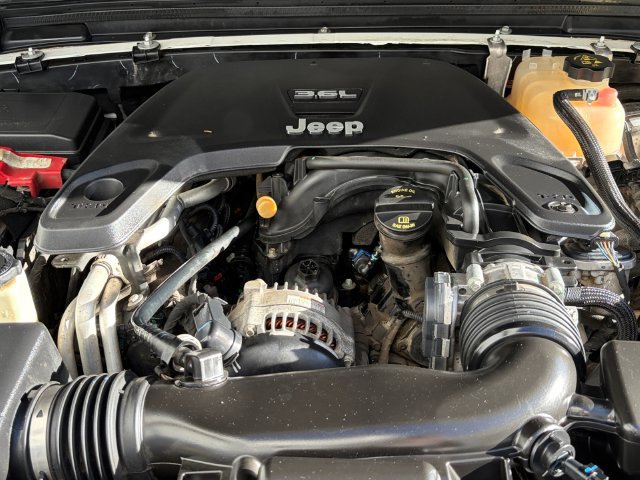 Used 2019 Jeep Wrangler Unlimited Sahara w/ Safety Group AWD/4WD image 22