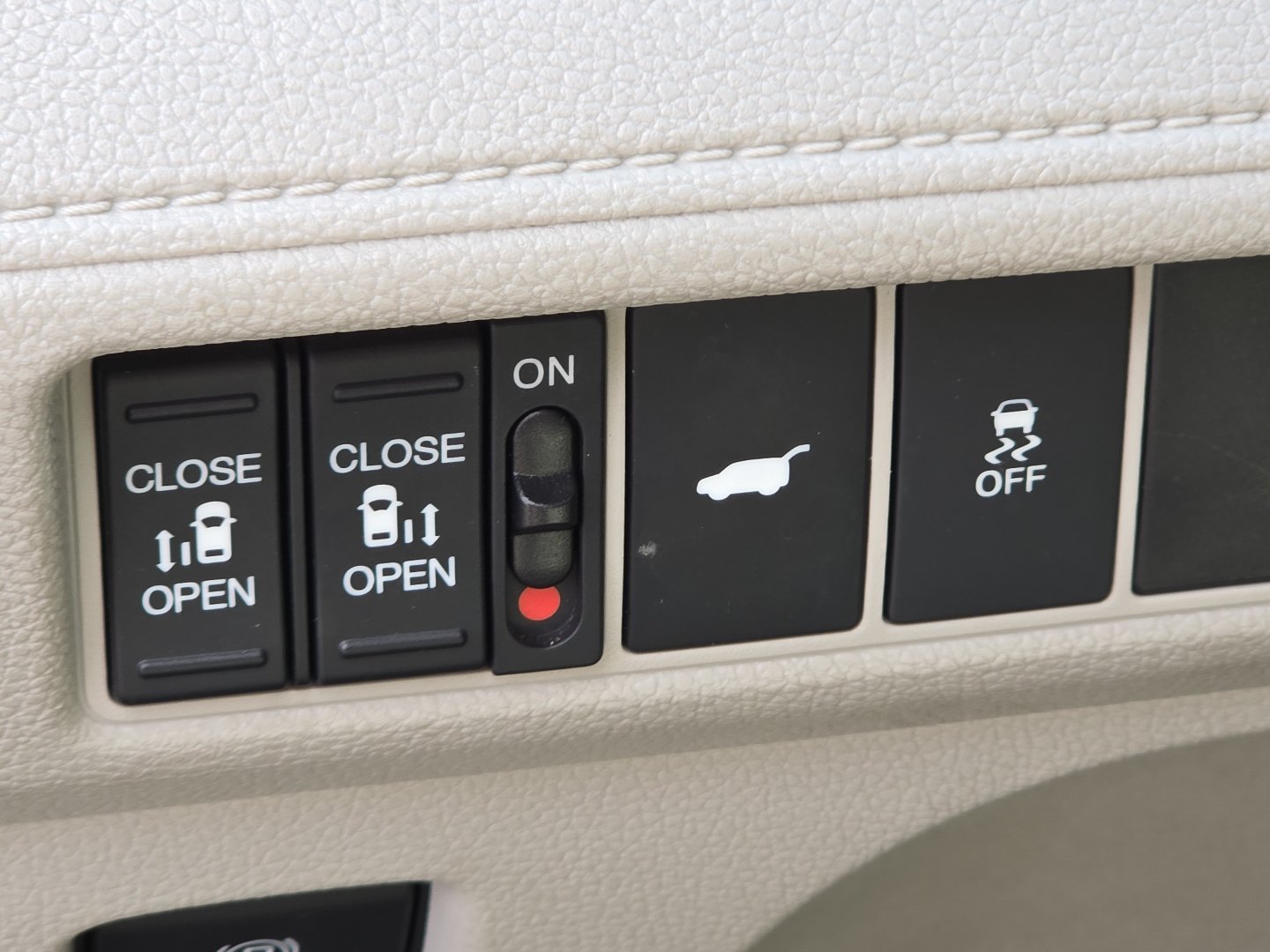Used 2025 Honda Odyssey EX-L image 17