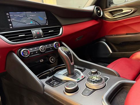 Used 2020 Alfa Romeo Giulia Ti Sport image 29
