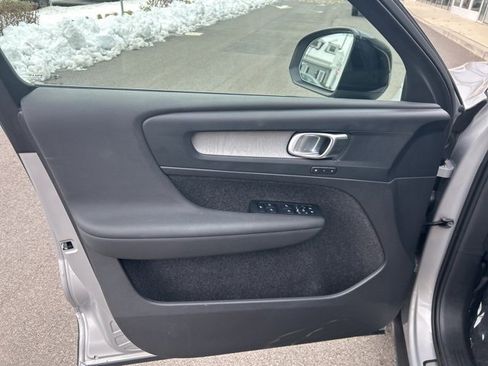 Certified 2025 Volvo XC40 B5 Plus image 16