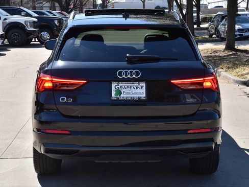 Used 2023 Audi Q3 2.0T Premium w/ Convenience Package image 9