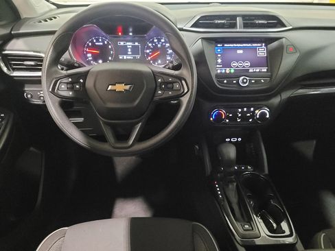 Used 2022 Chevrolet TrailBlazer LT AWD/4WD image 22