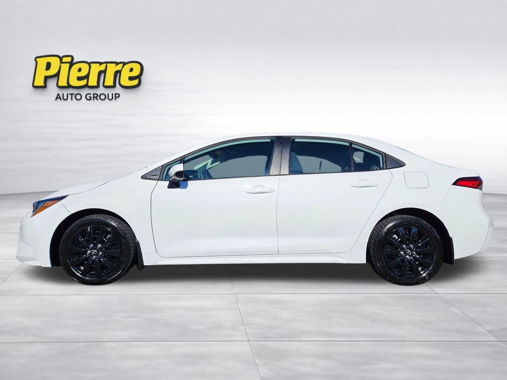 Used 2023 Toyota Corolla LE FWD image 2