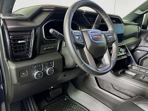 Used 2024 GMC Sierra 2500 AT4 w/ AT4 Premium Plus Package AWD/4WD image 9