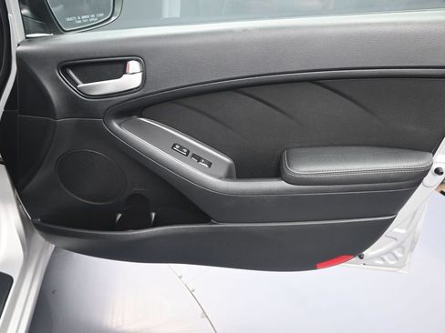 Used 2017 Kia Forte LX FWD image 31