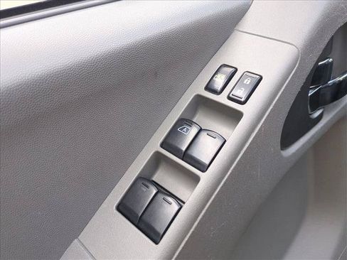 Used 2020 Nissan Frontier SV w/ Midnight Edition Floor Mats RWD image 12