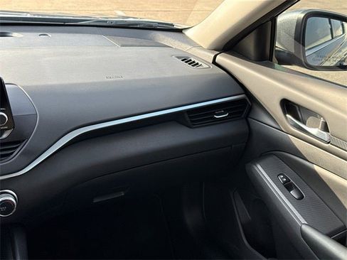 Certified 2022 Nissan Altima 2.5 S image 15