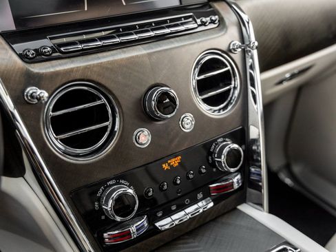 Used 2019 Rolls-Royce Cullinan image 34