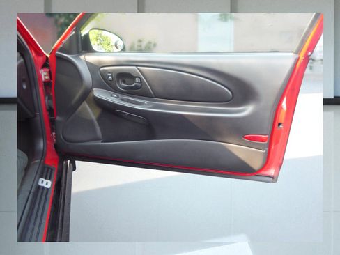 Used 2004 Chevrolet Monte Carlo SS w/ Dale Earnhardt Jr. Package image 19