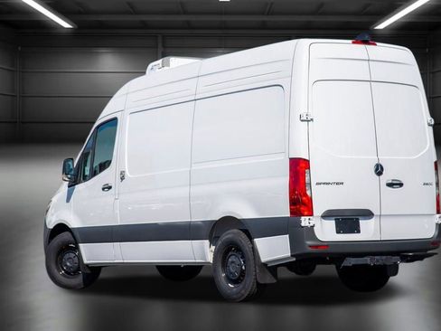 Used 2024 Mercedes-Benz Sprinter 144 Cargo image 9
