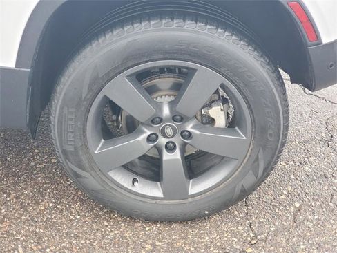 Used 2024 Land Rover Defender 110 S image 7