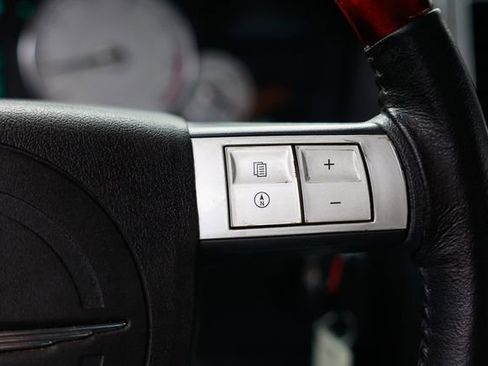 Used 2005 Chrysler 300 C w/ Protection Group II image 28