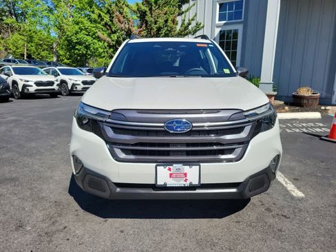 Certified 2025 Subaru Forester Limited AWD/4WD image 9